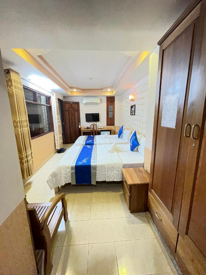 Khach San Hong Phat Хошимін Екстер'єр фото